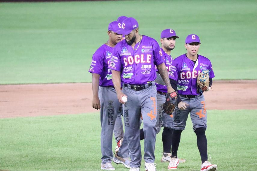 Béisbol Mayor 2025: Coclé se pone a uno de la final tras blanquear a Metro