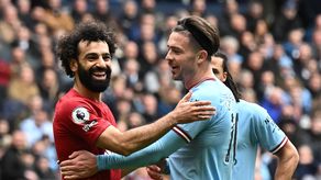 El Liverpool y el Manchester City se enfrentan en un duelo por la Premier