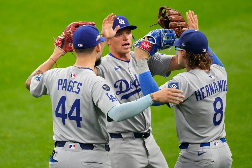 Los Dodgers toman ventaja en la Serie de Campeonato tras vencer a los Cerveceros