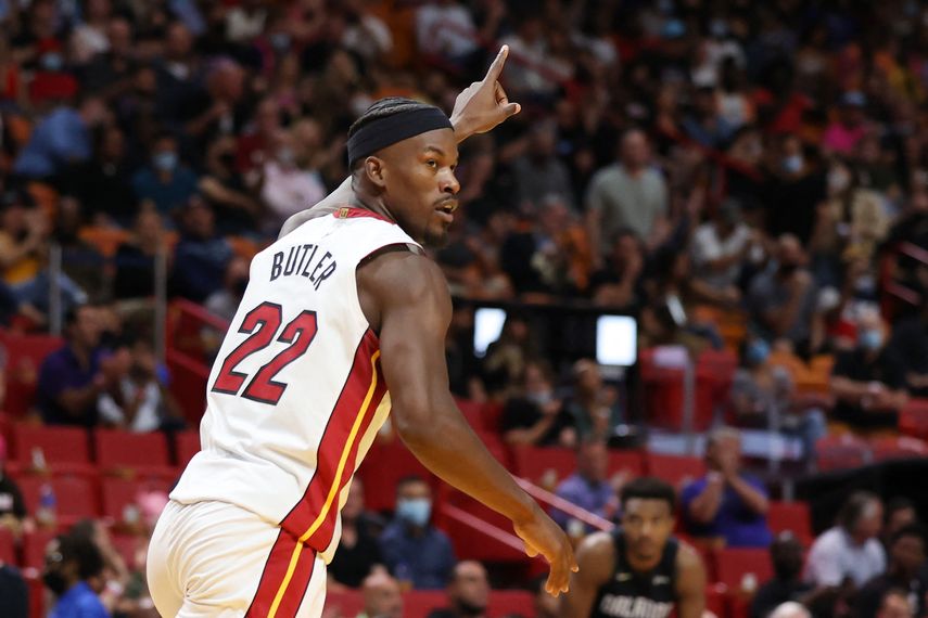 NBA: Jimmy Butler lidera victoria de los Heat en su regreso