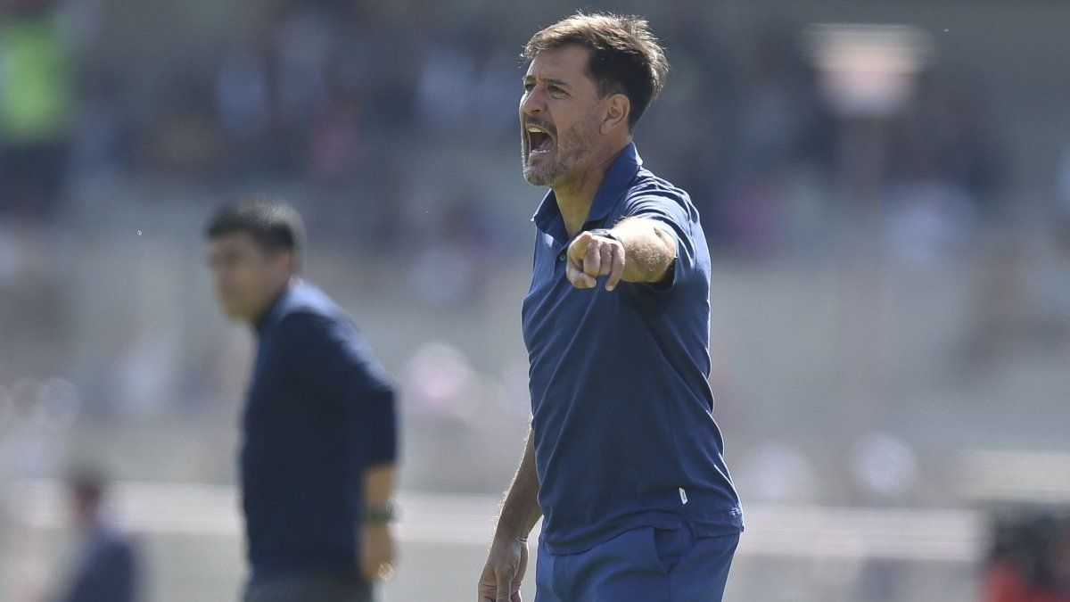 Adalberto Carrasquilla se queda sin DT luego que Pumas despidiera a Gustavo Lema
