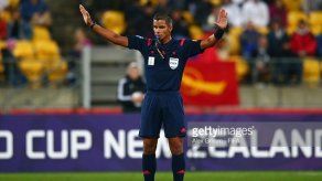 Un panameño encargado de arbitrar el México vs Costa Rica