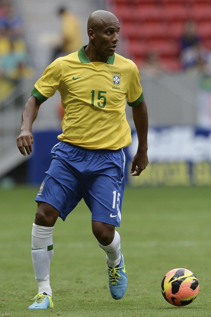 Jugadores brasileños reaccionan ante convocatoria de Scolari