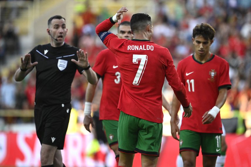 Portugal venció a Irlanda con doblete de Cristiano Ronaldo