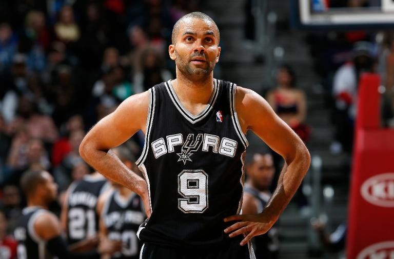 NBA: Armador francés Parker será evaluado a diario tras lesión en la espalda