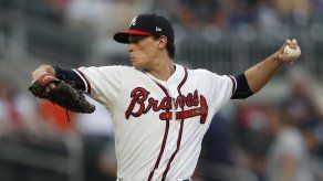 Bravos le ganan a los Padres; Johan Camargo de 4-0