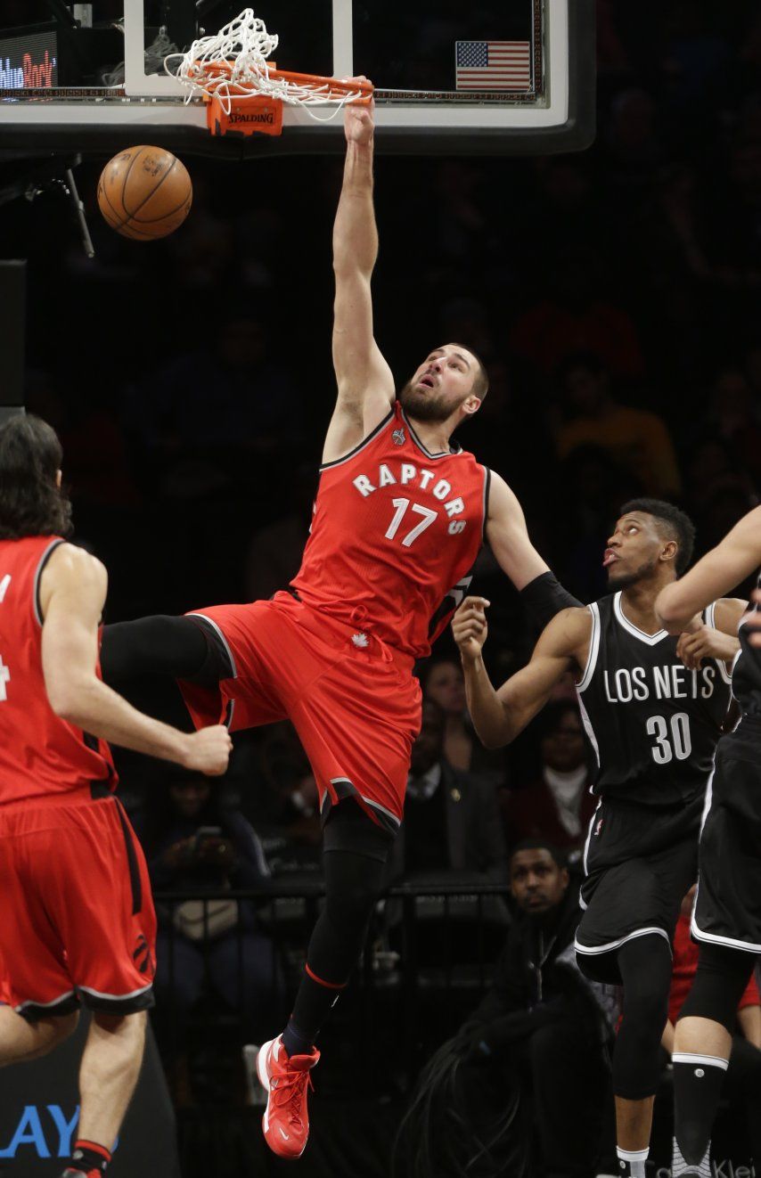 Raptors endilgan a Nets 8va derrota seguida en Brooklyn