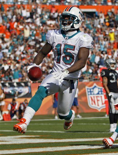 NFL: Dolphins 34, Raiders 14; Bush impulsa a Miami
