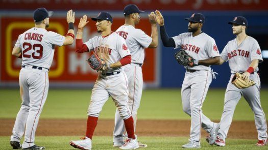 Suárez y Puig impulsan el triunfo de Rojos y Mets vencen en la Serie del Subway