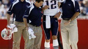 Favre tiene buen debut con los Jets; Brady se lesiona