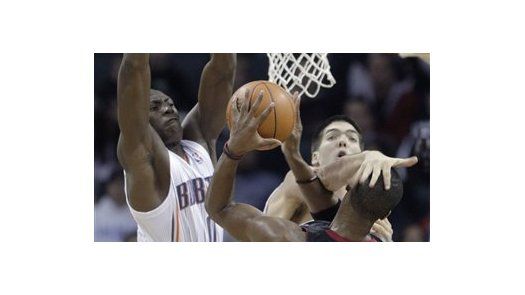 NBA: Heat 96, Bobcats 95; Wade da la victoria al final