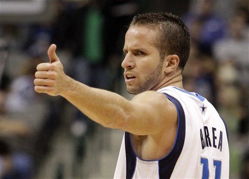 Con astros lesionados, Dallas recurre a Barea y Houston a Scola