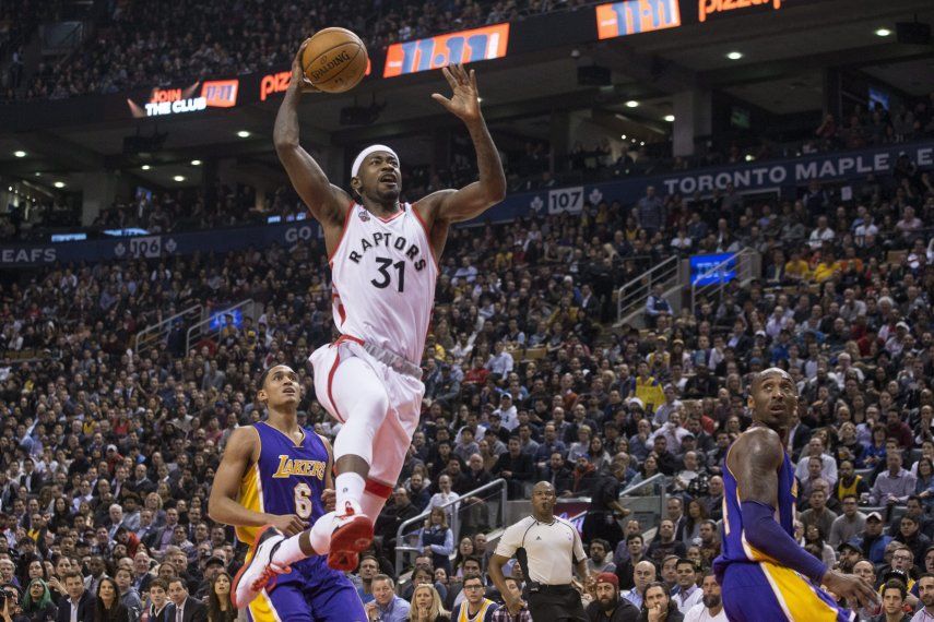Raptors salen de mala racha ante los débiles Lakers