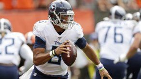 Mariota y Titans arrollan 43-13 a Mayfield y Browns