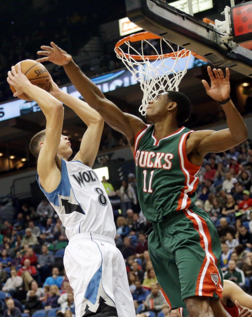 Bucks agotan a Wolves y mejoran foja a 9-7