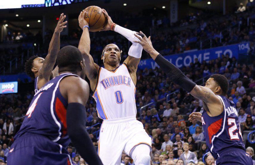 Otro triple doble Westbrook, el Thunder doblega a Atlanta