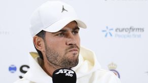 Carlos Alcaraz es baja del Masters 1000 de Madrid por lesión en la muñeca