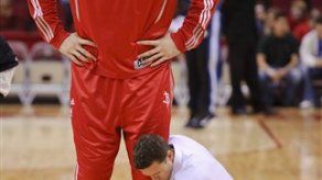 Yao se ausenta con Rockets por lastimadura en el pie izquierdo