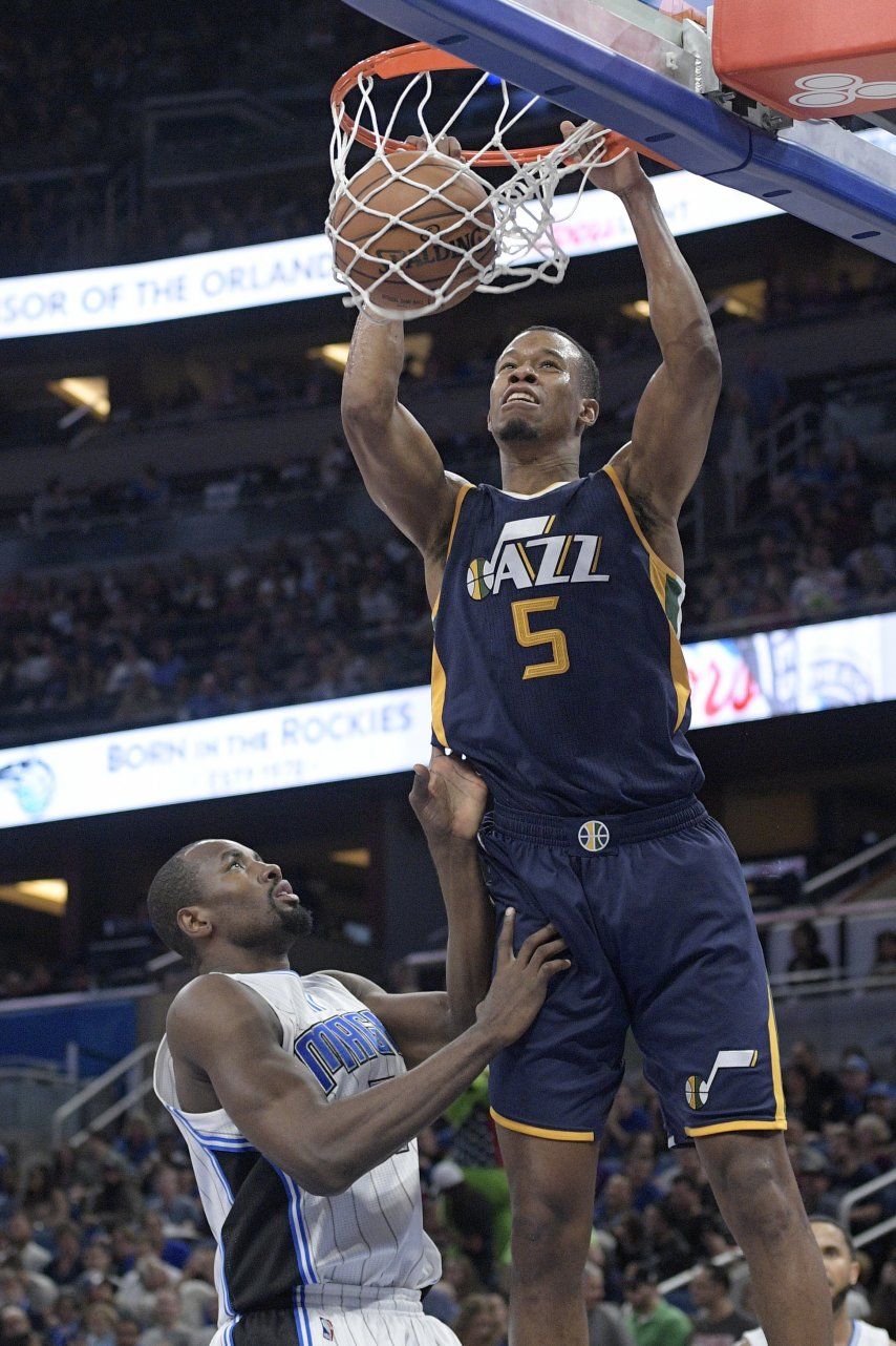 Jazz aprovecha mala puntería del Magic y gana
