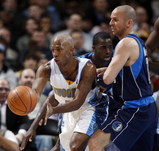 NBA: Nuggets 99, Mavericks 97; Nowitzki acumula 44 tantos