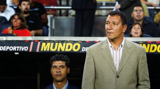 Surinam anuncia a el exazulgrana Henk ten Cate como nuevo entrenador Surinam anuncia a el exazulgrana Henk ten Cate como nuevo entrenador