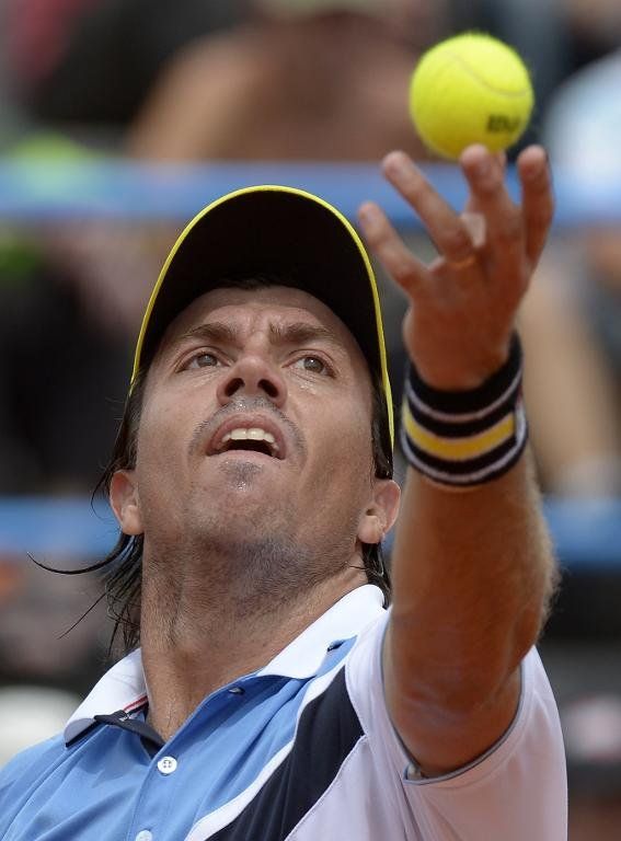 Suárez y Kuznetsova disputarán final en Portugal, Berlocq elimina a Raonic