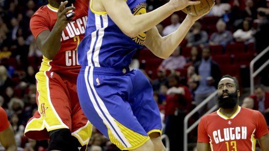 Con 38 puntos de Thompson, Warriors resiste ante Rockets