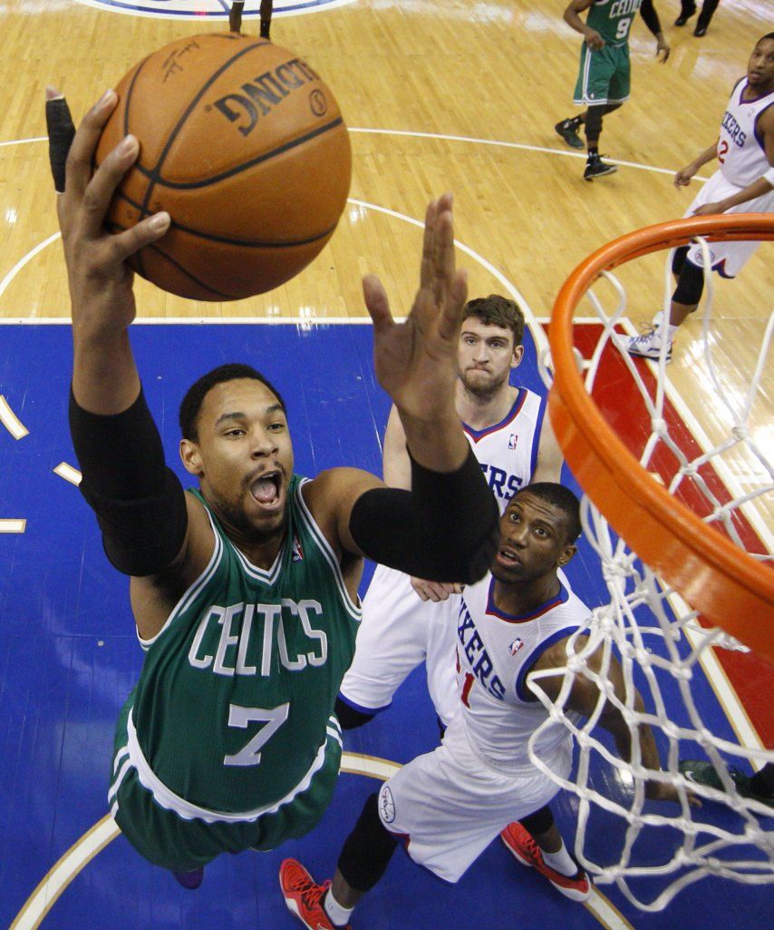 Green guía a Celtics a triunfo sobre 76ers