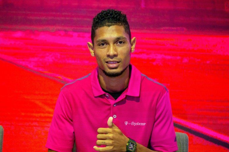 El sudafricano Van Niekerk correrá probablemente en el Mundial de Doha