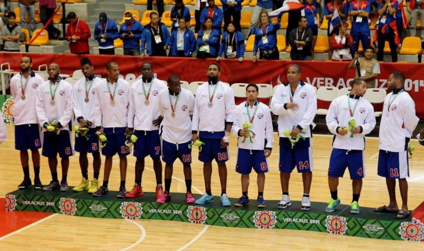 Panamá gana medalla de plata en baloncesto de los JCC