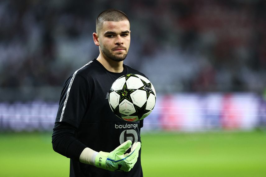 Lille y PSG acuerdan traspaso del arquero Lucas Chevalier