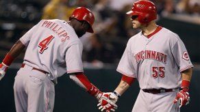 Hernández saca a los Rojos del bajón de bateo del fin de semana