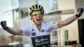 Simon Yates gana la sexta etapa de la París-Niza y Henao ya es segundo