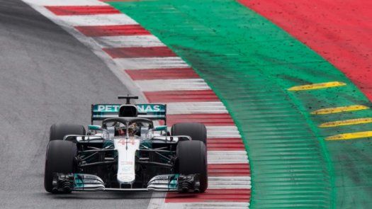 Mercedes busca en Gran Bretaña olvidar su peor fin de semana en mucho tiempo