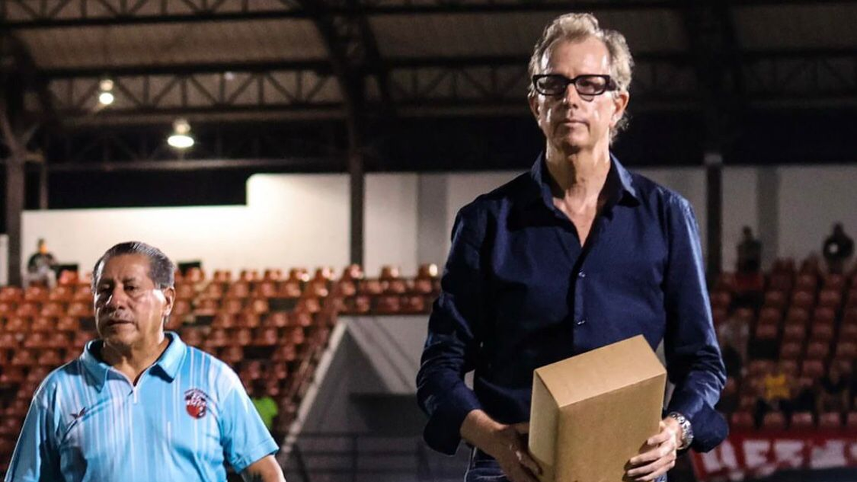 LPF: Sir Gary Stempel regresa al banquillo del CD Universitario LPF: Sir Gary Stempel regresa al banquillo del CD Universitario