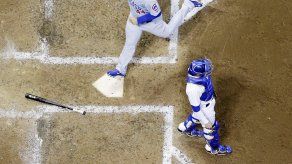 Hammel y Rizzo lideran a Cachorros ante Cerveceros