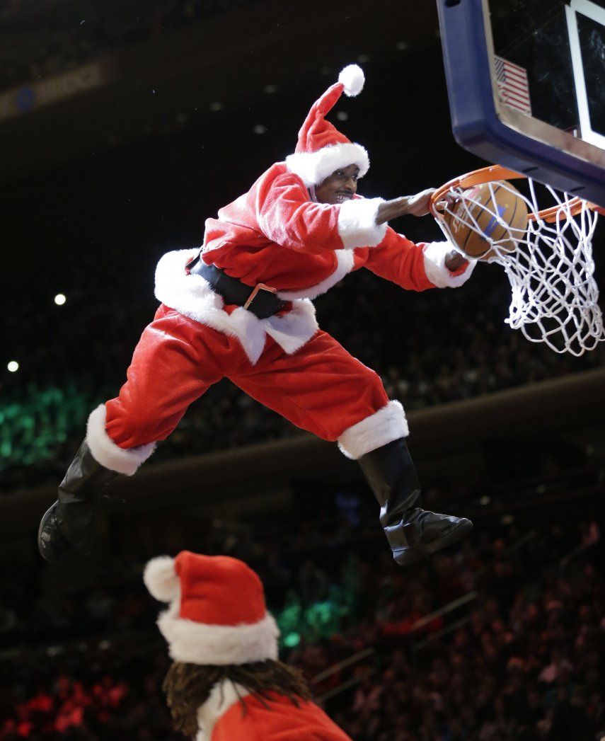 Giannis debuta en partidos navideños; Bucks vencen a Knicks