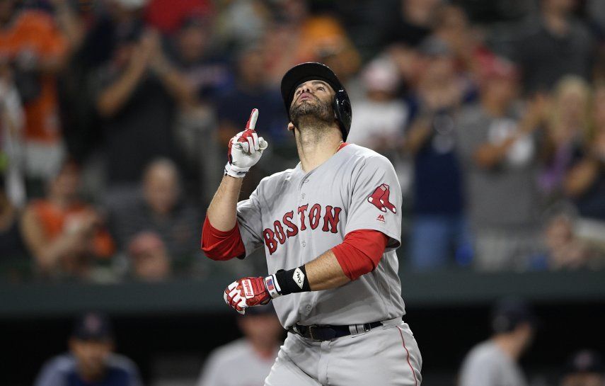 Martínez logra 2 jonrones; Boston gana 2 juegos a Orioles