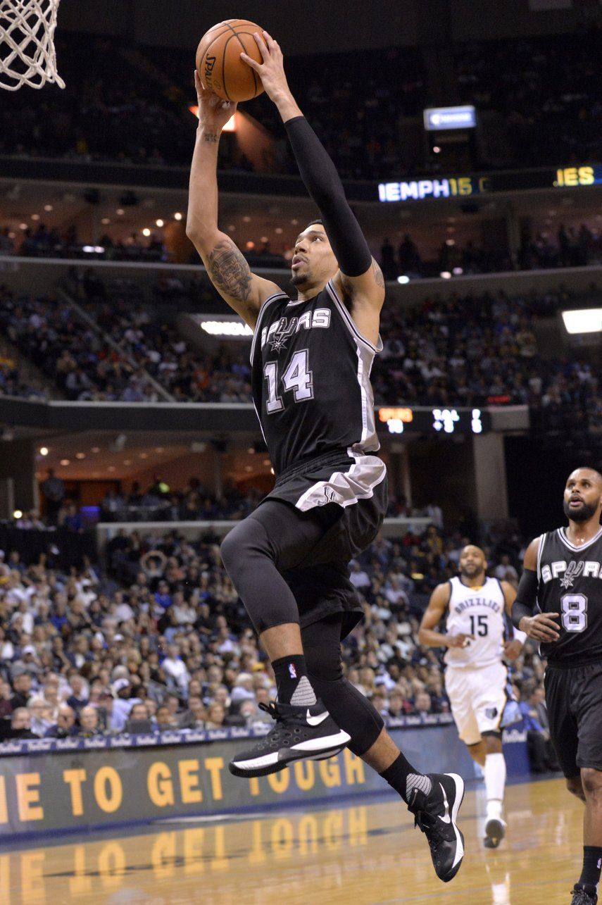 Spurs despacha a Memphis pese a ausencias
