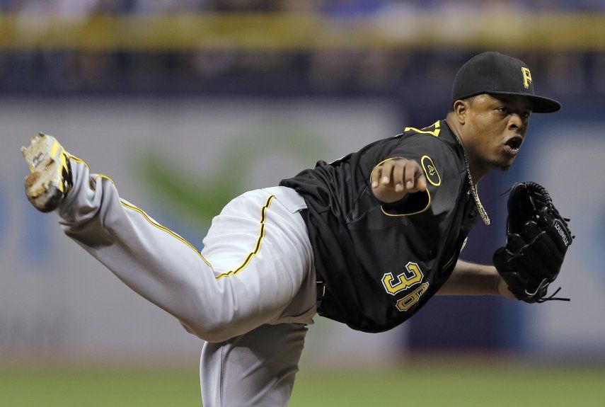 Dominicano Álvarez batea HR en triunfo de Piratas