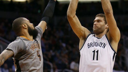 Nets vencen a  Suns en duelo de equipos atribulados