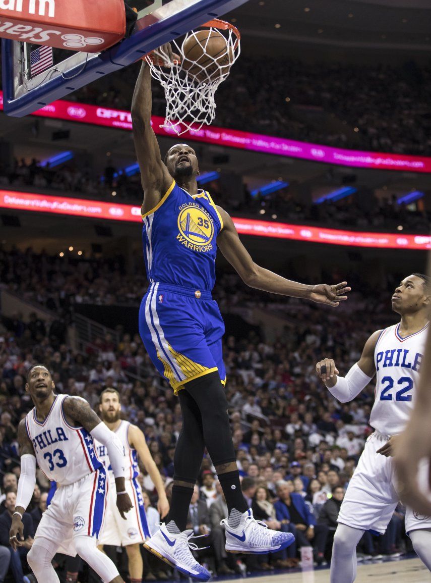 Pese a un frío Curry, Durant y Warriors despachan a 76ers