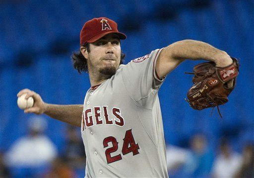 MLB: Angelinos 7, Azulejos 1; Haren recibe pelotazo pero gana
