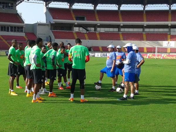Luis Coco Henríquez se reporta, la selección entrena a puerta cerrada