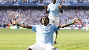 Asociación inglesa de fútbol acusa a Adebayor por incidentes