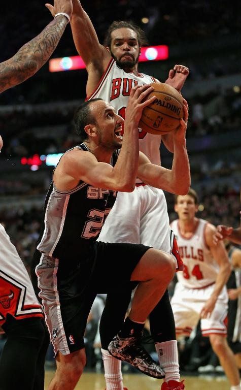 Ginóbili y Parker guían a Spurs en la NBA en triunfo sobre los Bulls