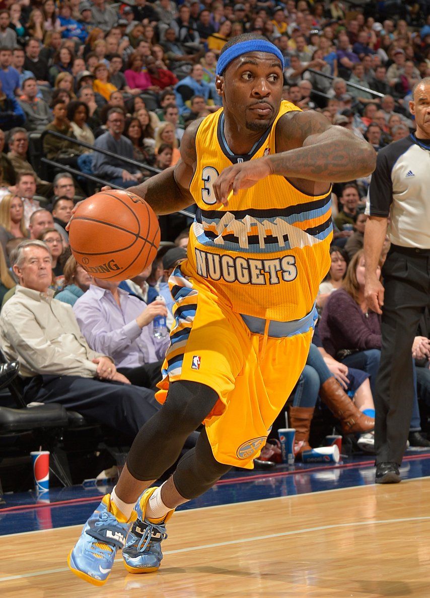 Nuggets vencen a Grizzlies y rompen racha negativa