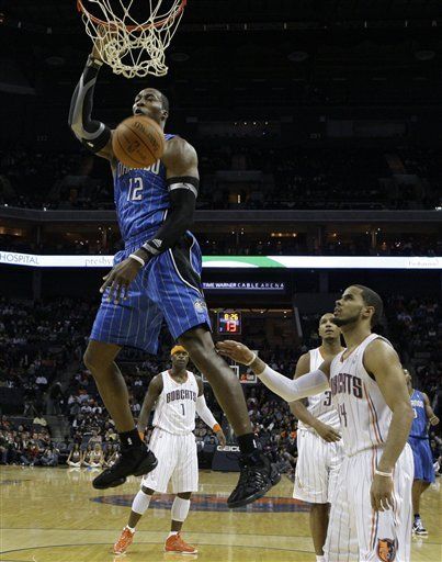 NBA: Magic 91, Bobcats 88; Howard y Lewis anotan 22 cada uno