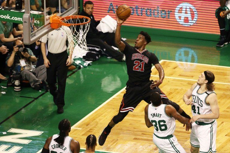 Los Bulls sorprenden a los Celtics y se van al frente 1-0 en su serie de playoffs en la NBA