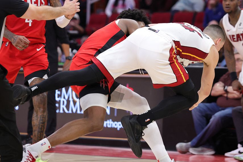 NBA: Altercado entre Herro y Thompson provocó expulsiones en el Rockets vs Heat